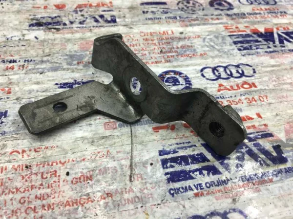 04L971501 | Motor Tesisat Tutucusu | VW Golf, Passat - Audi A3, Q3 - Seat Ateca, Leon VAG