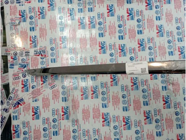 3AE853955 | VW Passat Arka Bagaj Çıtası Nikelajı VAG