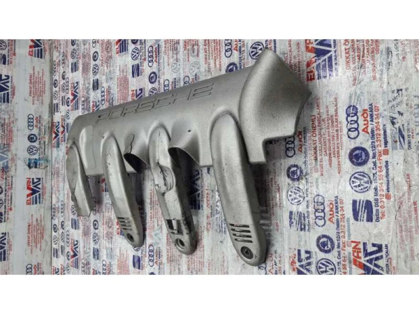 7L5103908 | Sağ Üst Motor Kapağı VAG