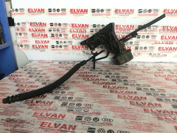 701422903 | VW Transporter Direksiyon Pompası Bağlantı Ayağı VAG