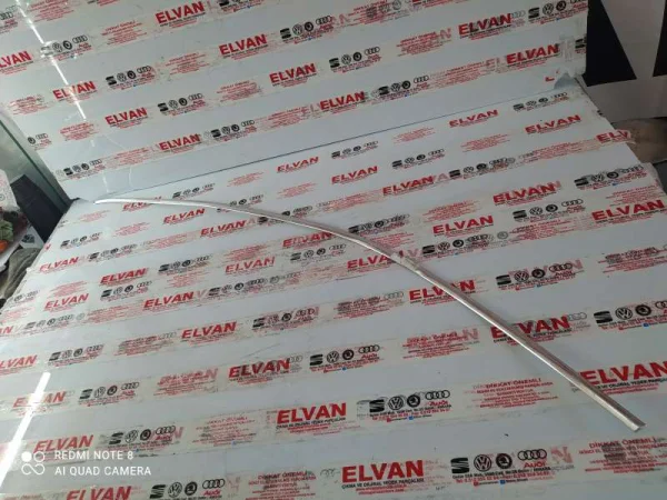 3G0837643 | Üst Kapı Çıtası VAG