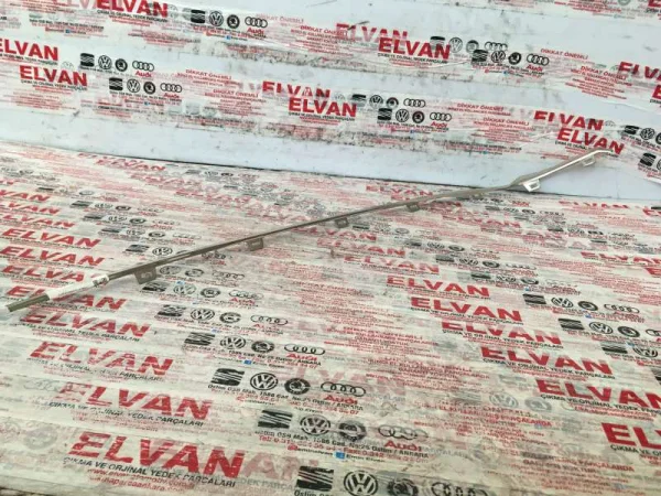 5C6853101 | VW Jetta Tampon Orta Izgara Çıtası VAG