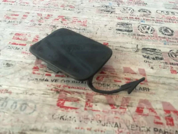 4M0807441A | Audi Q7 Arka Çeki Demiri Kapağı VAG