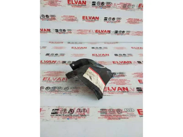8L0821136 | Audi A3 Sağ Ön Çamurluk Bağlantı Braketi VAG