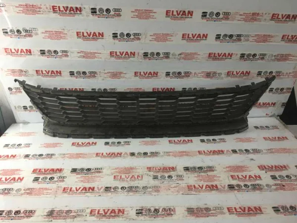 1K8853677E | VW Scirocco Ön Tampon Orta Izgarası VAG