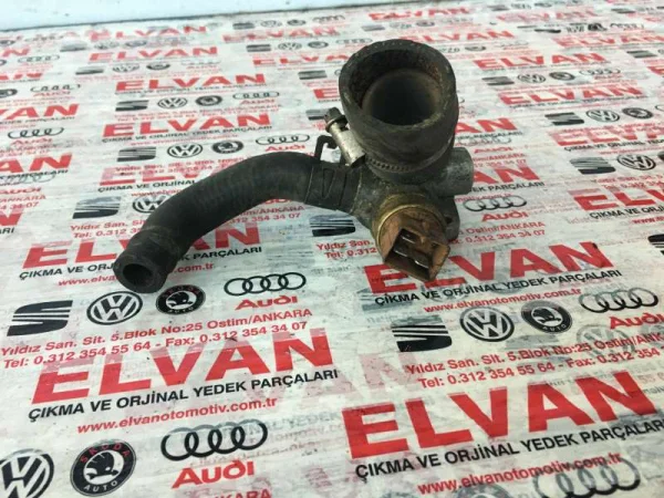 046121096E | Soğutma Suyu Hortumu | Audi 100 Serisi, A6 VAG