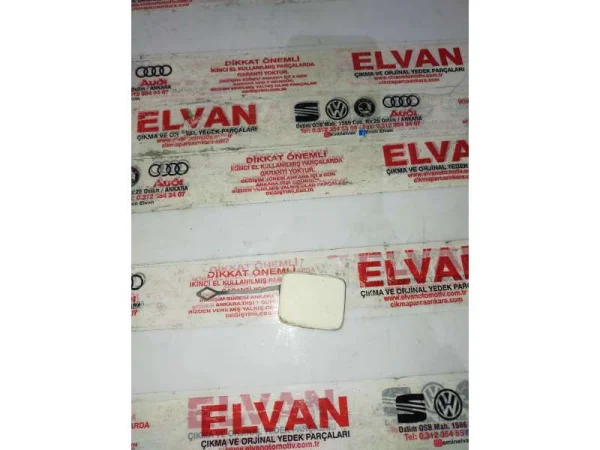 8V5807441 | Audi A3 Arka Tampon Çeki Demir Kapağı VAG