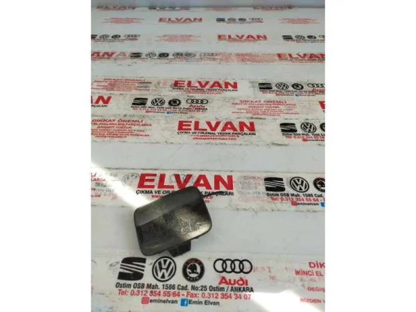 4M0807442A | Audi Q7 Arka Tampon Çeki Demiri Kapağı VAG