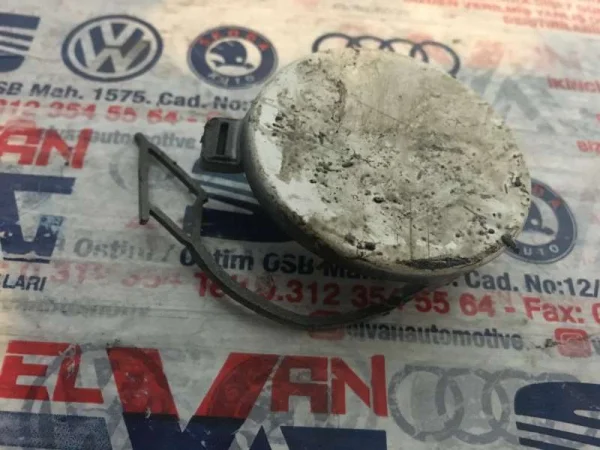5G0807241 | VW Golf Ön Tampon Çeki Demir Kapağı VAG
