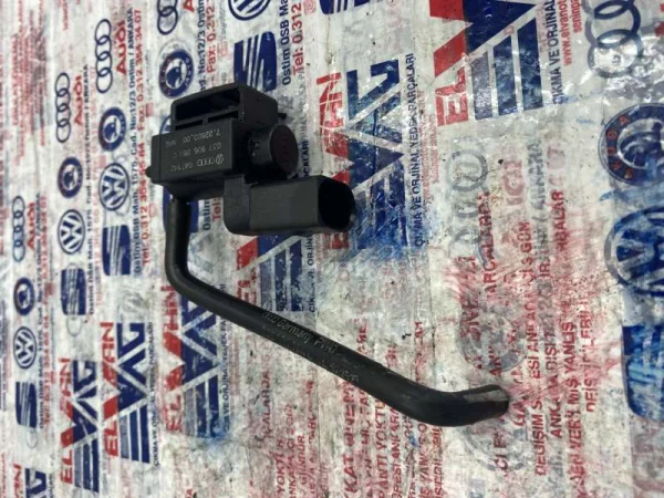 03C133784C | Vakum Hortumu | VW Golf, Touran - Audi A3 VAG