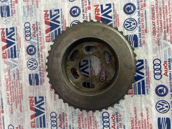 038130111A | Mazot Pompası Dişlisi | VW Bora, Golf - Audi A3 VAG
