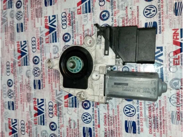 5K0959703C | VW Golf Sol Arka Cam Motoru VAG