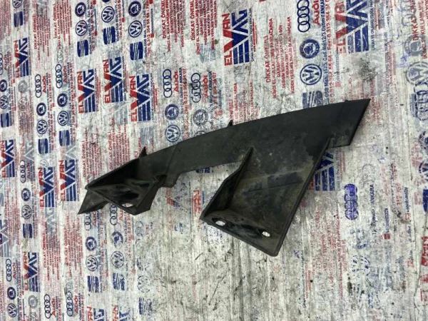 4L0807334 | Audi Q7 Sağ Ön Tampon Braketi VAG
