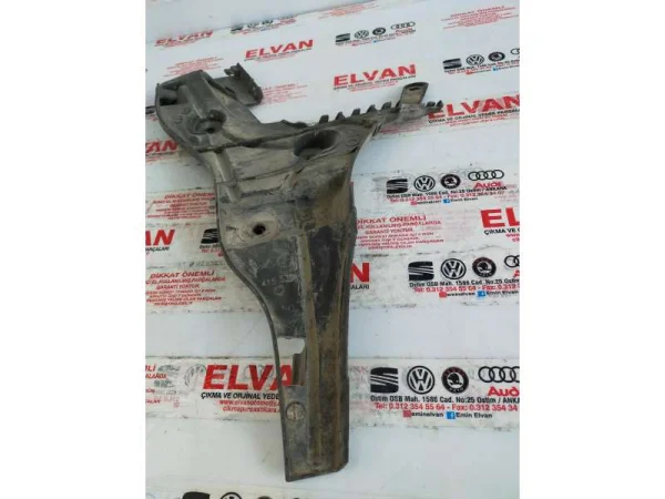8V4807378A | Audi A3 Sağ Arka Tampon Braketi VAG