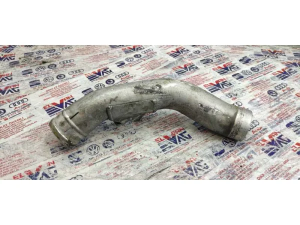 078133609C | Sol Üst İntercooler Borusu | Audi A4, A6 VAG