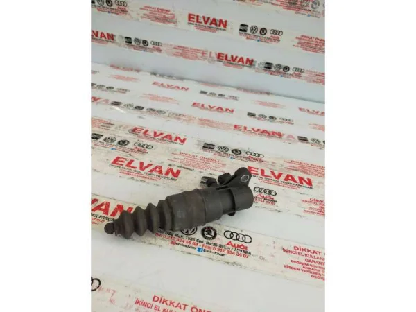 8E0721257H | Audi A4 Debriyaj Alt Merkezi VAG