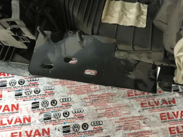 1K1971262K | Göğüs Tutucu Demiri | VW Eos, Golf, Jetta - Audi A3, RS 3 - Seat Leon VAG