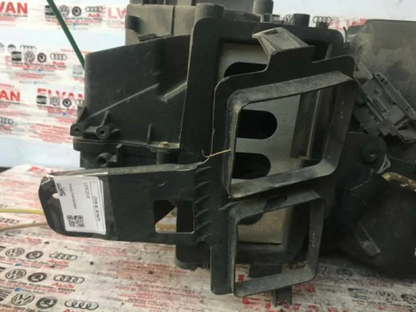8L1819475 | Alt Havalandırma Kanalı Kapağı | Audi A3, TT - Seat Toledo VAG