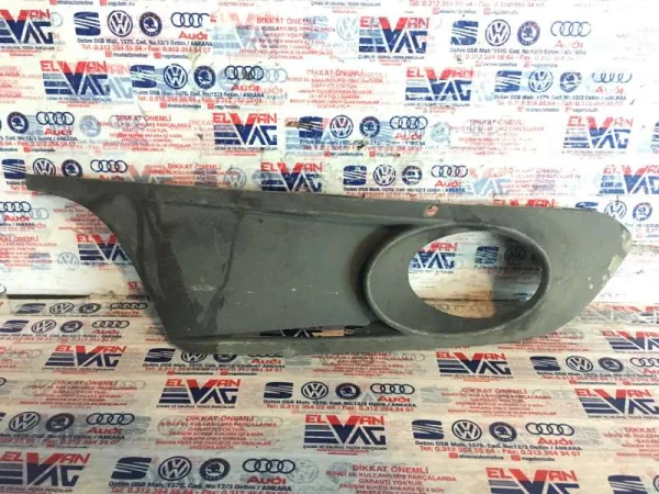 5C6853666A | VW Jetta Sağ Sis Far Kapağı VAG