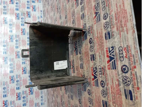 1K0915336 | Sağ Akü Kapağı | VW Caddy, Touran - Audi A3 VAG