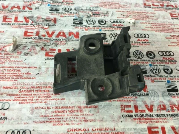 5K6807394A | VW Golf Arka Sağ Tampon Braketi VAG