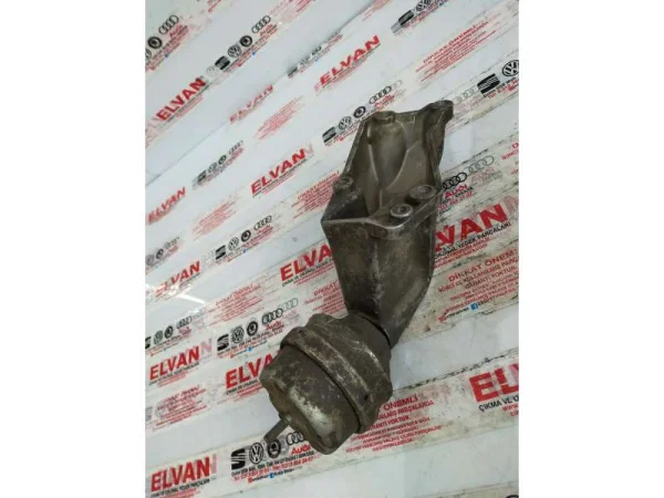 8D0199379A | Audi A4 Sol Motor Takozu VAG