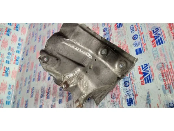 03E253235C | VW Polo Egzoz Manifoldu Isı Kalkanı VAG