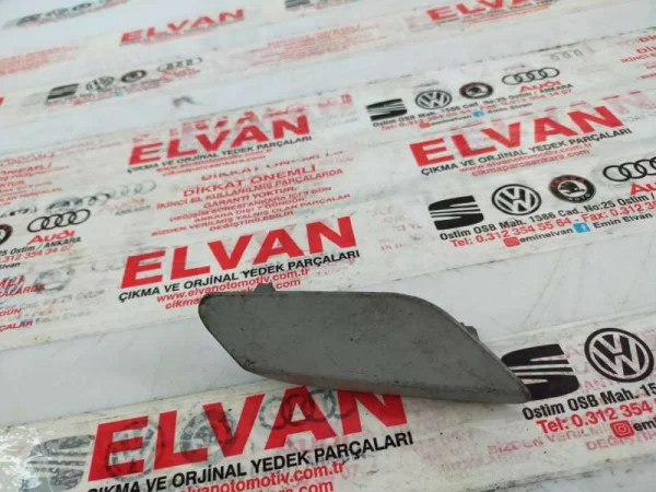 5C6955110 | VW Jetta Sağ Far Yıkama Kapağı VAG