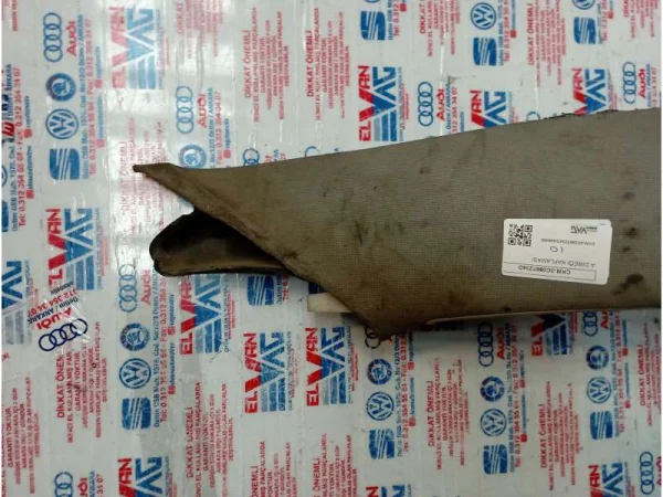 3C0867234D | VW Passat Sağ Ön Direk Kaplaması VAG