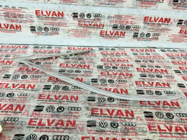 8W5853345 | Audi A4 Arka Sol Cam Çıtası VAG
