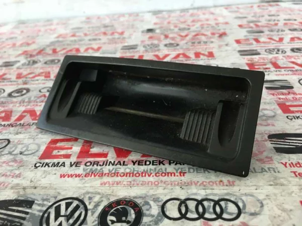 4L0857989 | Audi Q7 Ön Küllük İçi VAG