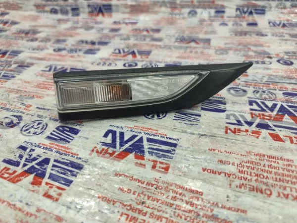 7E0949102D | VW Transporter Sağ Çamurluk Sinyali VAG