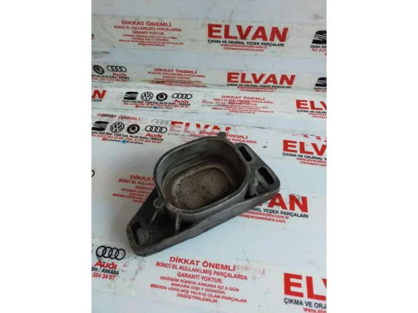 8D0199335D | Sol Motor Kulak Braketi VAG