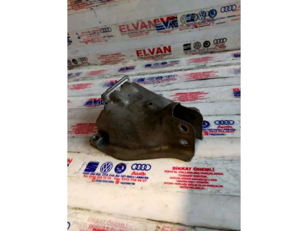 4G0399060G | Audi A8 Sağ Motor Kulak Braketi VAG