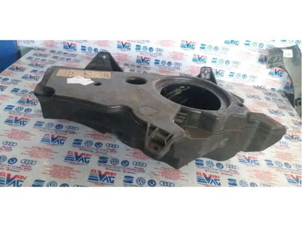 8P3035382E | Audi A3 Arka Subwoofer VAG