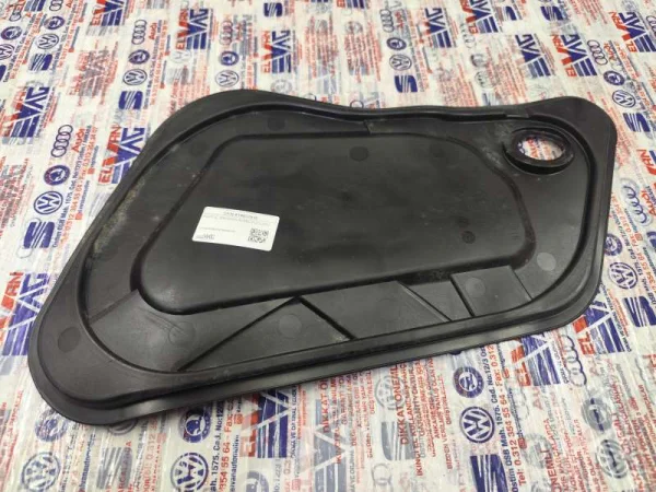 8T8837916 | Audi A5 Sağ Kapı İç Sacı Koruyucusu VAG