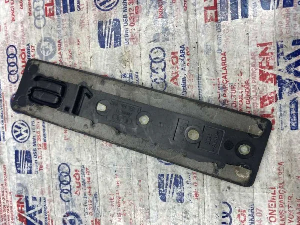 06A103932E | Audi A3 Amblem VAG