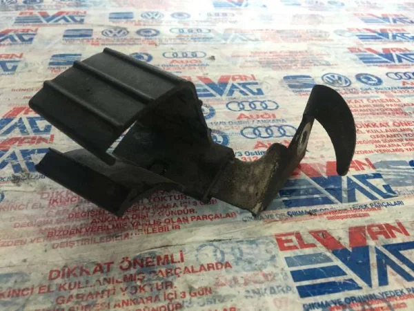 7E0971502A | VW Transporter Şarj Dinamosu Kablo Braketi VAG