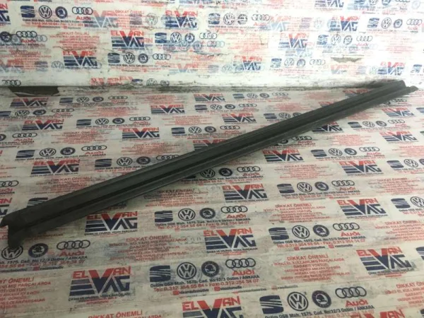 6R4837479B | VW Polo Sol Ön Kapı İç Sıyırıcı Fitili VAG