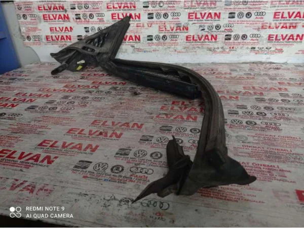 4G8837479J | Audi A7 Sol Dış Kapı Cam Fitili VAG
