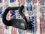 8T0955635A | Audi A5 Sol Far Yıkama Kapağı Braketi - 3