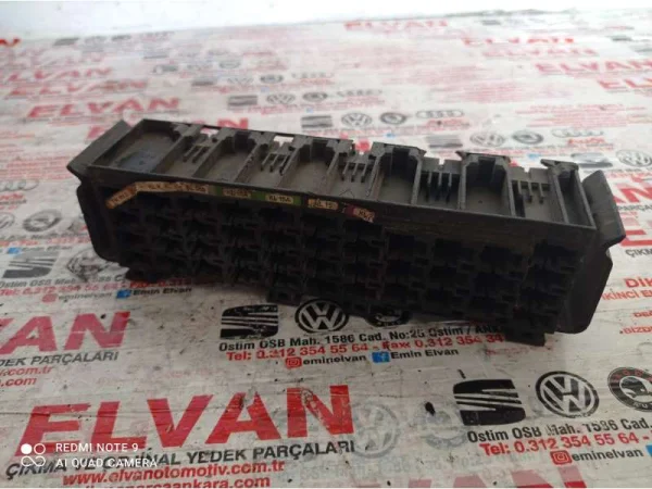 7D0937517 | VW Transporter Sigorta Kutusu VAG