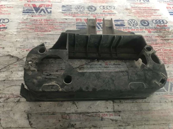 7H0827526 | VW Transporter Bagaj Kapak Kilidi Karşılığı VAG