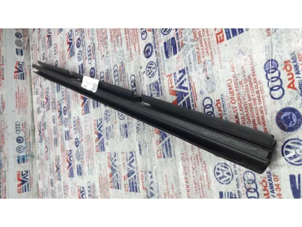 1M0837471B | İç Kapı Fitili VAG
