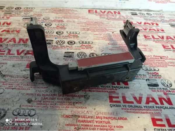 566863377A | Skoda Kodiaq Orta Konsol Bağlantı Ayağı VAG