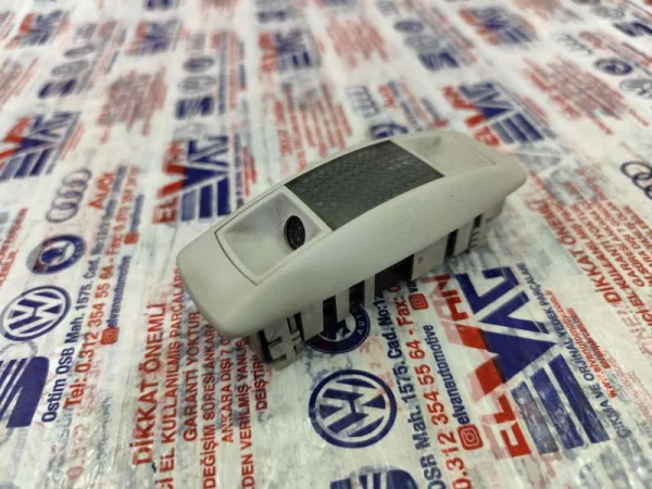 1J0951172F | Sensörlü Arka İç Tavan Lambası | VW Golf, Jetta, Bora - Seat Leon