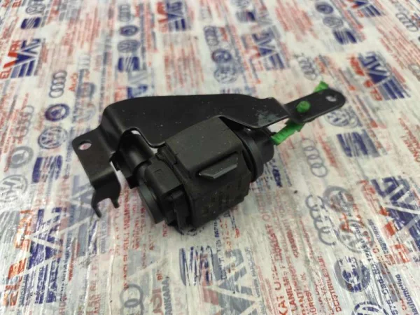 04L131529C | Audi A4 Basınç Dönüştürücü Braketi