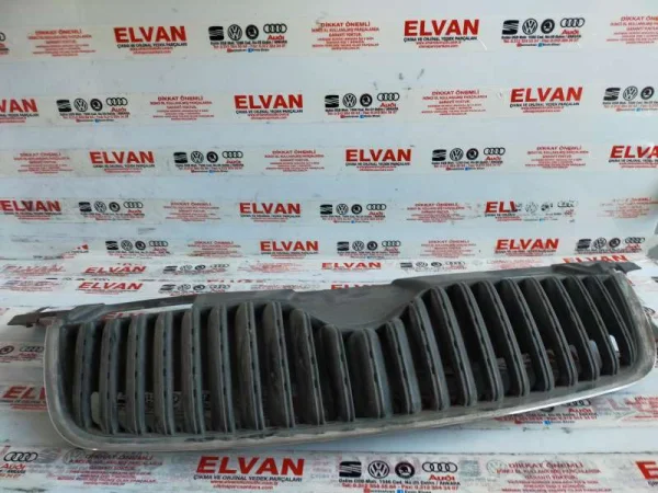 5J0853668A | Skoda Fabia Ön Panjur VAG