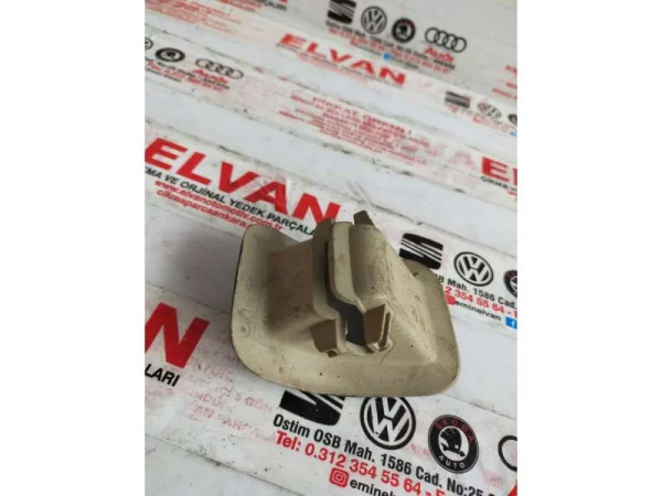 8T0887233B | Arka İsofix Kapağı | Audi A4, A5 VAG
