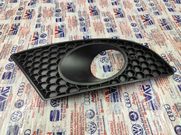 1P0853666A | Seat Leon Sağ Sis Farı Kapağı
